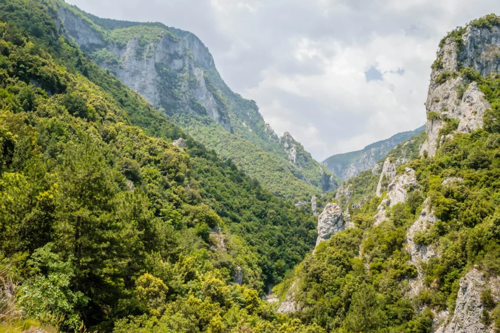 enipeas gorge 2048x1365 1 1024x682